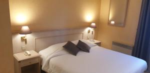 Hotels Logis L'Auberge Bourbonnaise : photos des chambres