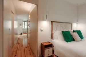 Cristelo 1 Bed next to River