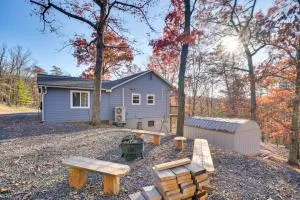 Serene Springfield Retreat on 6 Acres with Hot Tub! - Keyser