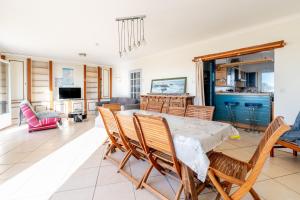 Appartements Logement vue mer a 50m de plage : photos des chambres