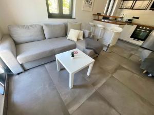 Enna Apartment C perfect location