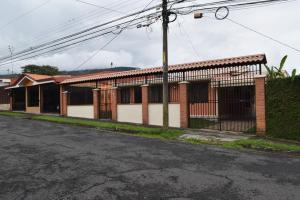 SERENITY HOME H Y M - 4hvězdičkové hotely ve městě Turrialba