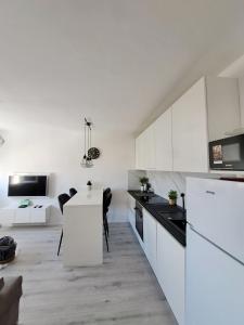 NEW! Top apartment, Split view from above