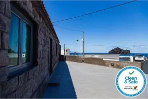 Mosteiros Beach House - Várzea