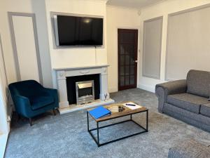 Largee 5 Bed House, Sleeps 10 Near NEC, BHX, HS2