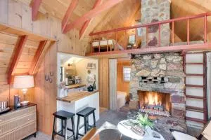 3 Mi to Big Bear Village Charming Sugarloaf Cabin - Sugarloaf