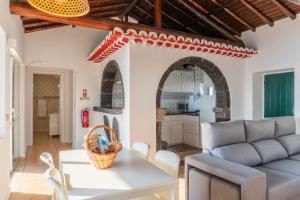 Mosteiros Natural Pool House