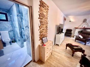 DOLINA SUNCA (Ranch Corral)