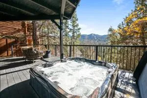 Ski View Chalet - Prepare to be awestruck with the breathtaking and massive mountain views! - Moonridge