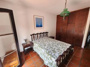 Casa Enseada 4 suites , 2 quadras do mar local nobre