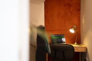 Ambleside Gem: Parking Balcony Scenic Views