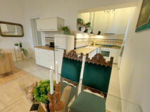 Green Hill Apartment