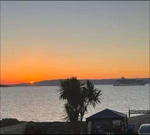 Contemporary Seaside Apartment - Donaghadee