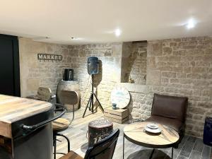 Maisons de vacances Maison de 4 chambres avec jacuzzi jardin clos et wifi a Niort : photos des chambres