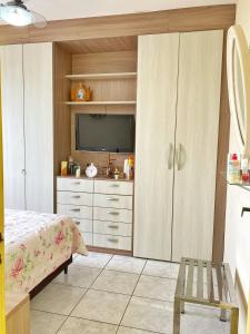 Apto Amplo e Pertinho da Praia do Forte - ELI410