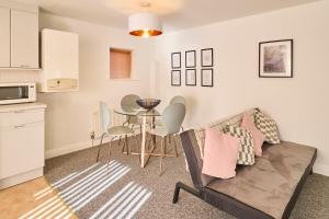 Host & Stay - Kings Corner