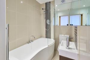 Two-Bedroom Apartment room in Sail Away - 2 bed apartment near the seaside