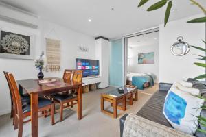 Melbourne CBD Water Views WiFi Netflix