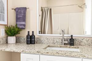 New Cozy Lower Flat in Roseville