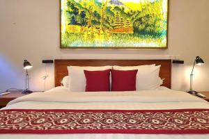 Jado 1 Unique Cinema Entertainment Villa in Umalas