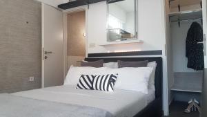 Studio with Terrace and Sea View room in Family friendly apartments with a swimming pool Lovran Opatija - 14178