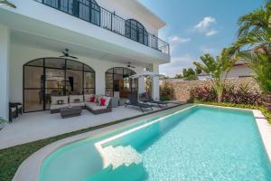 Villa Delight - Brand New 5BR Villa in Canggu