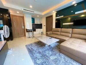 Large Ground Floor Condo, Grand Avenue, Central Pattaya