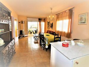 PORT NOU II. Luminoso apartamento para 6 en Roses – Buena ubicación - ES-258-42