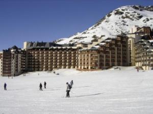 Val Thorens : Appartement 4 pers rénové avec balcon, local à ski, au pied des pistes - FR-1-637-70