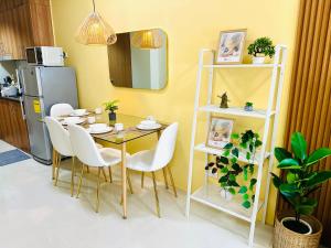 Chic and Cozy 1BR Shore 3 by SMDC near MOA