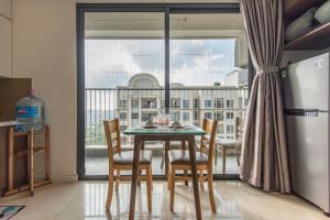 Vinhomes DCapitale Studio Apartment with Sunset view