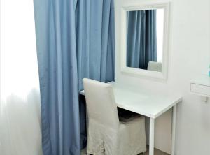 BAY WALK MANILA 957 DYNASTEL SHORE Staycation