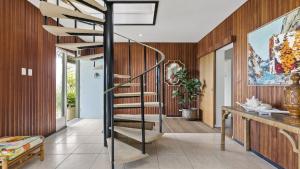 Stunning Views, Heated Plunge Pool and Walking Distance To Beach