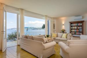 Villa Escalina with private beach and AC