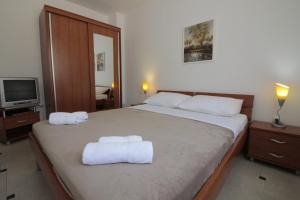 Studios & Rooms Fiesta