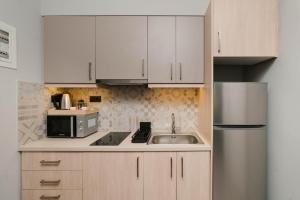 Phaedrus Living Zenonos Central Studio