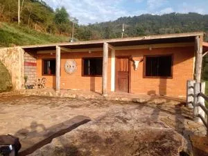 Casa pé da serra conceição de Ibitipoca MG - 利马杜阿蒂