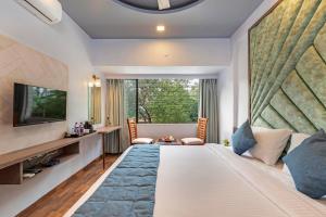 Emerald Retreat