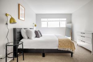 Beverly Hills 1BR Pool nr Beverly Center LAX-401