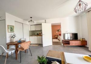 Appartements Confortable T2 pour 4 voyageurs, parking prive et terrasse : photos des chambres