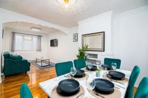 3 bed Gorgeous house AbbeyWood - London