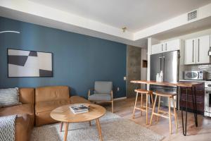 East Village 1br w spa media room nr stadium SAN-37