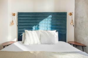 East Village 1br w spa media room nr stadium SAN-37