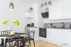 Apartament Bluszczowy, MyWeek