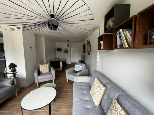 Maisons de vacances Belle maison proche centre ville et plage (3,5km) : photos des chambres