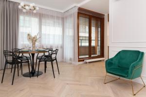 Lux Apartment Niemcewicza with AC & Balcony Warsaw Ochota by Noclegi Renters