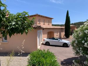 Villa Giovanna à Saint-Raphaël avec piscine chauffée
