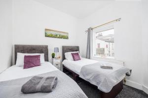 Spacious 2BR By Luxiety Stays Short Lets & Serviced Accommodation Southend on sea Near Westcliff Beach & High St
