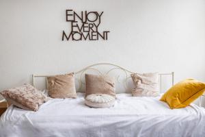 Spacious 2BR By Luxiety Stays Short Lets & Serviced Accommodation Southend on sea Near Westcliff Beach & High St