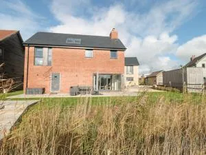 Agua de Plata, 16 Wakeling Island, Silverlake - Owermoigne